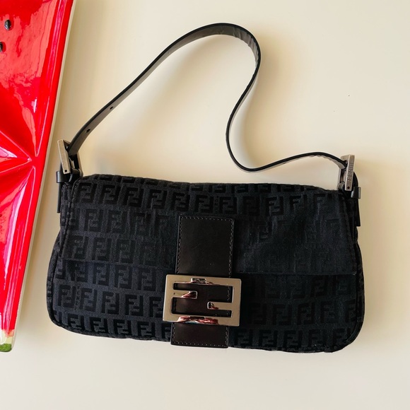 Fendi Handbags - RARE 🖤 Vintage Fendi black zucchino baguette